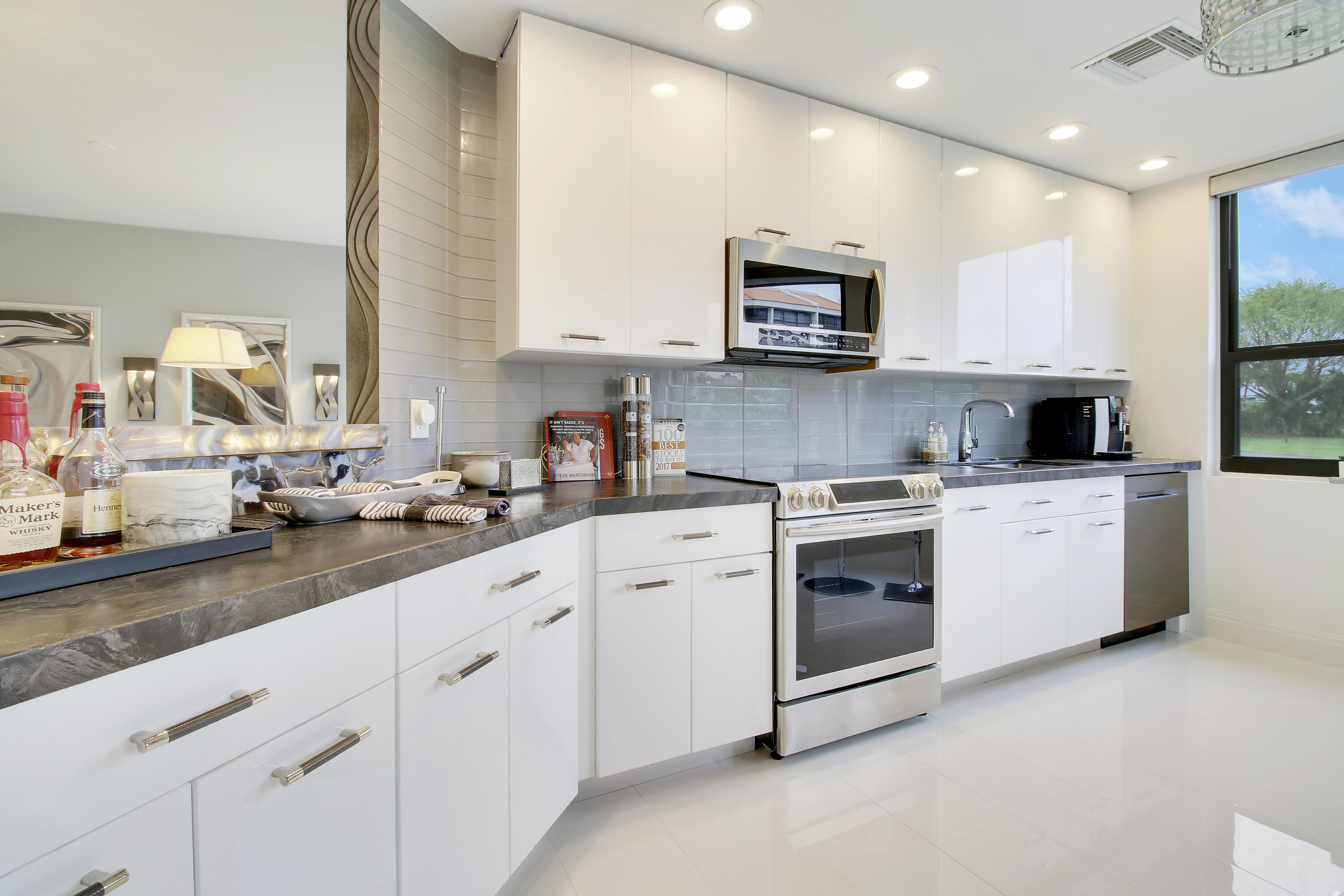 7535 La Paz Boulevard, Unit 105 Boca Raton, FL 33433 - Photo 13 of 45 Kitchen