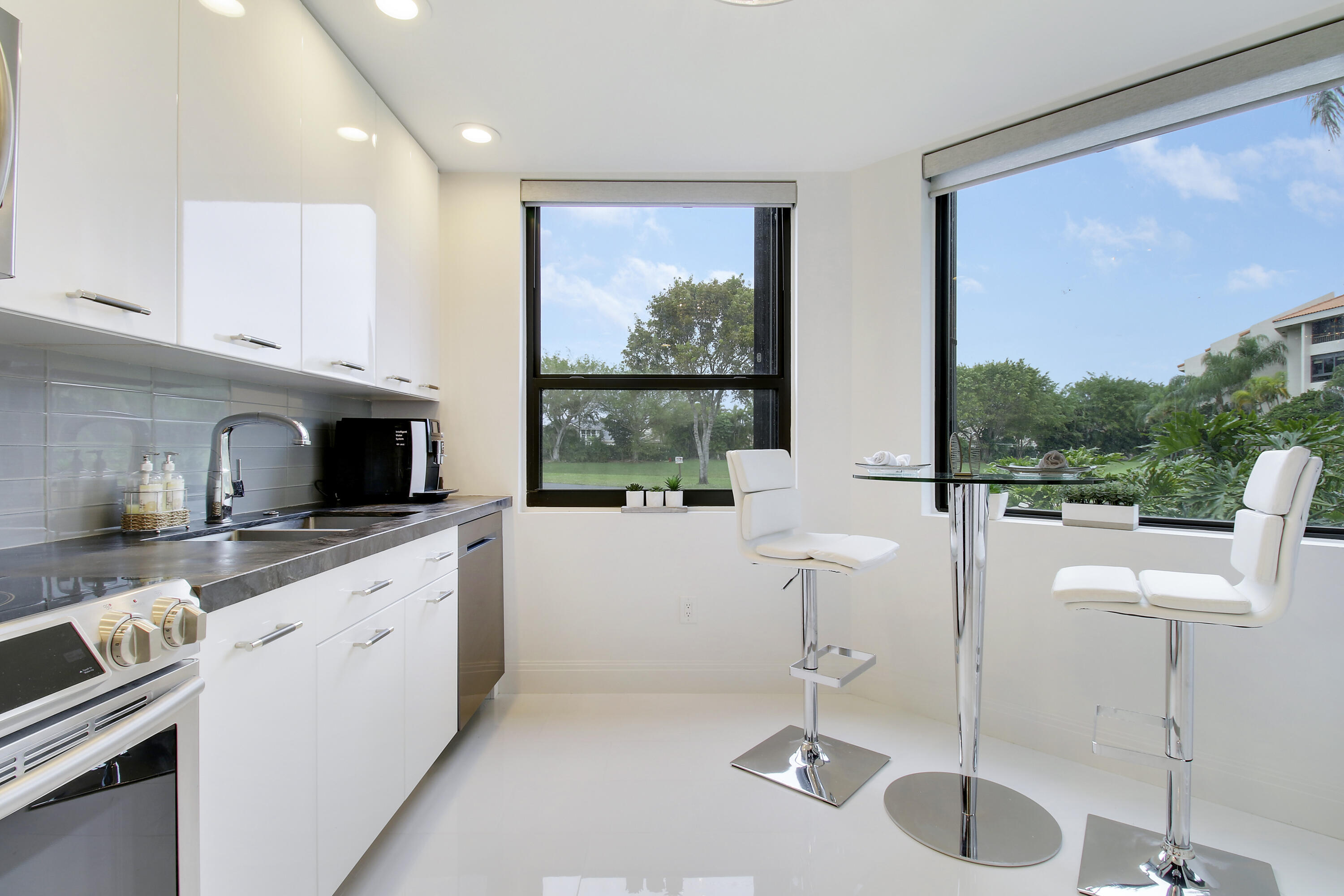 7535 La Paz Boulevard, Unit 105 Boca Raton, FL 33433 - Photo 19 of 45 Kitchen-3