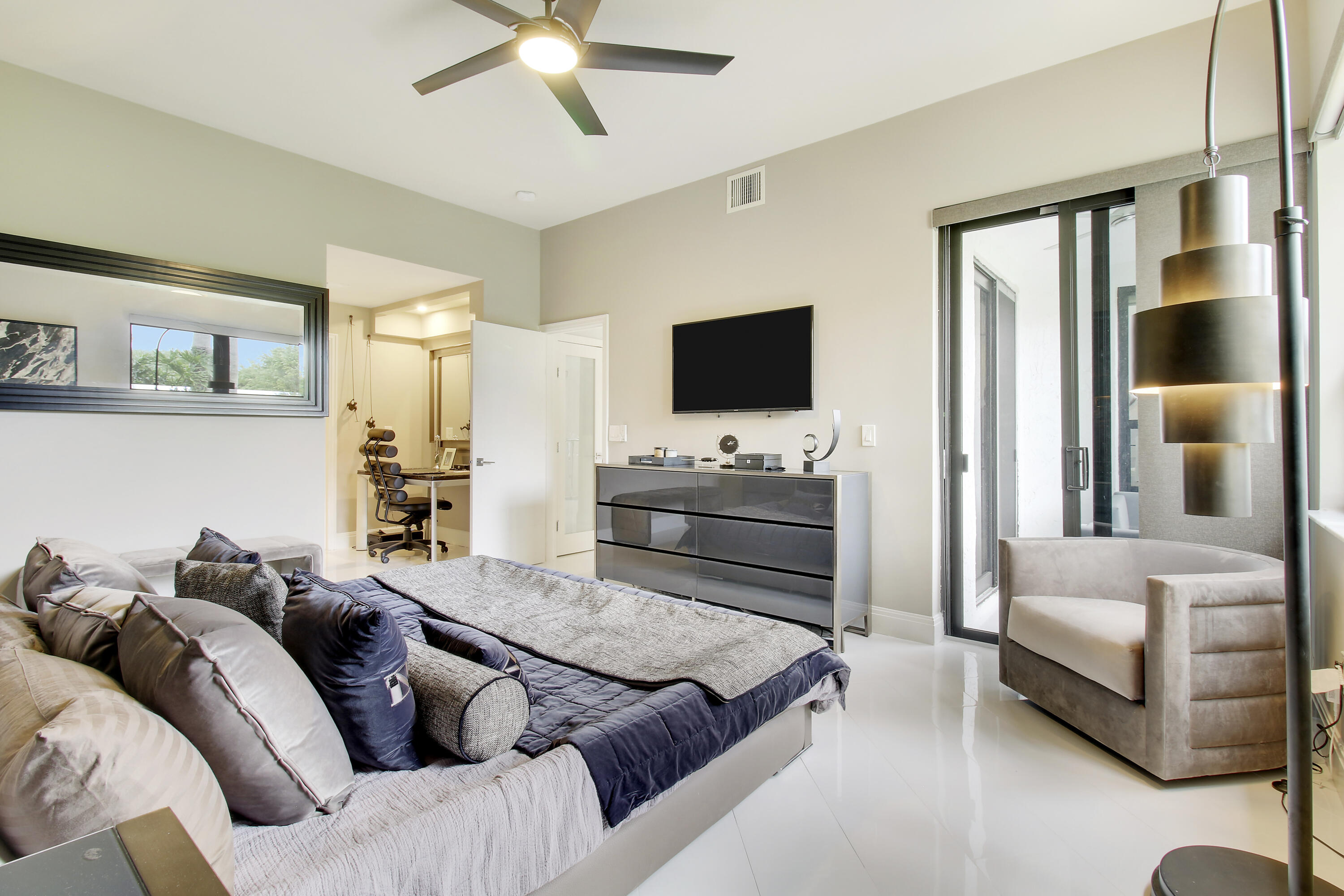 7535 La Paz Boulevard, Unit 105 Boca Raton, FL 33433 - Photo 25 of 45 Primary Suite-2