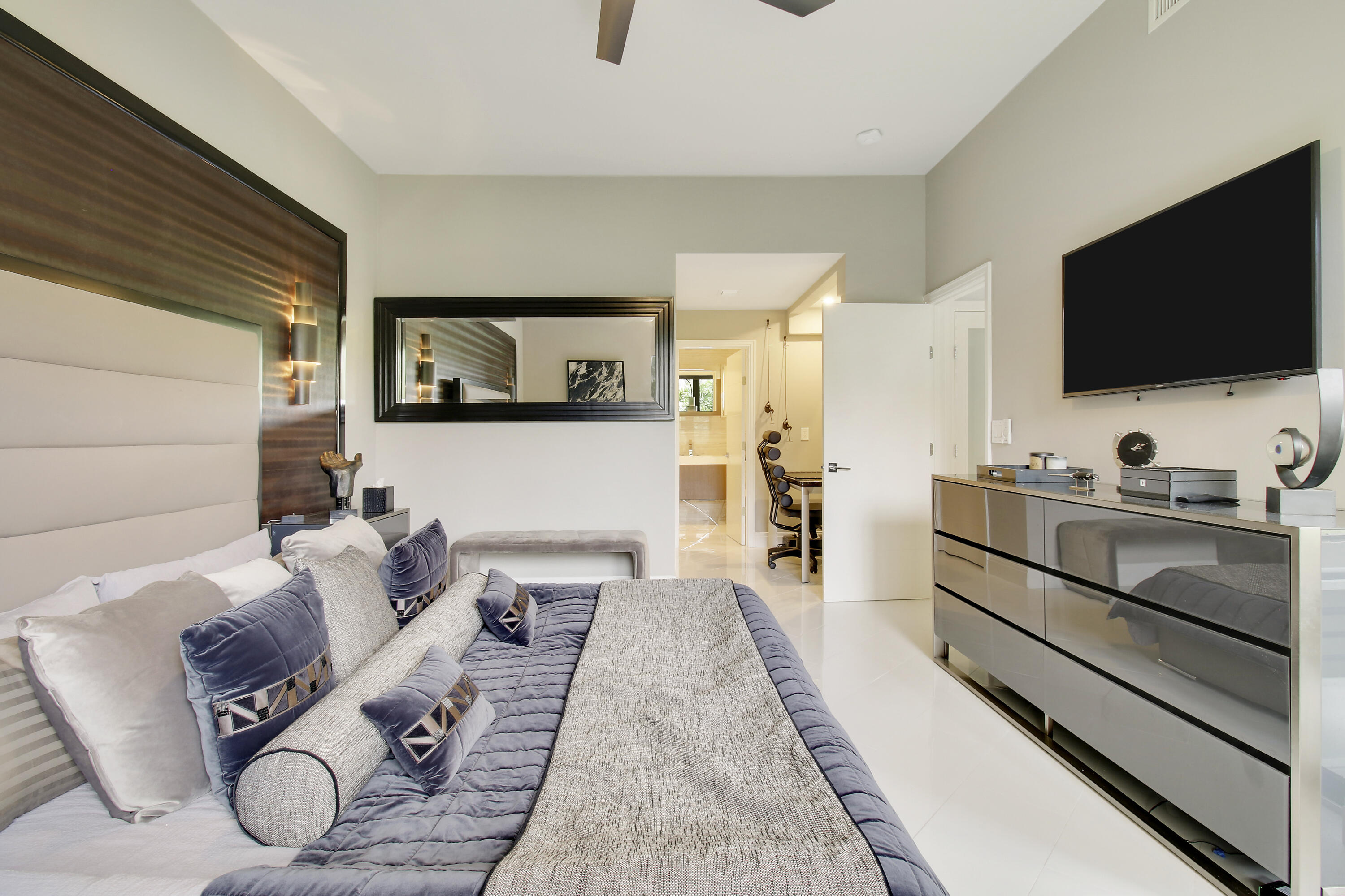 7535 La Paz Boulevard, Unit 105 Boca Raton, FL 33433 - Photo 26 of 45 Primary Suite-3