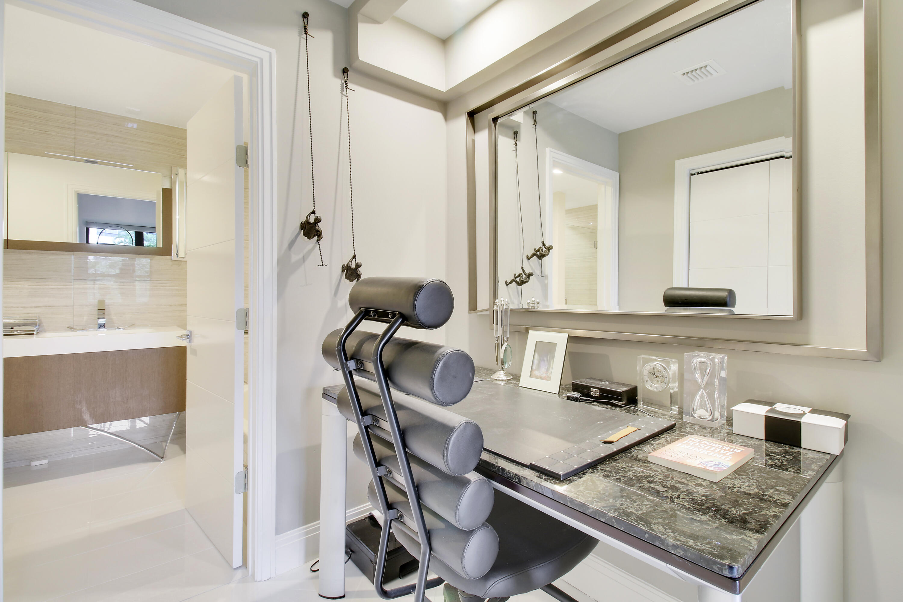 7535 La Paz Boulevard, Unit 105 Boca Raton, FL 33433 - Photo 27 of 45 Primary Bedroom