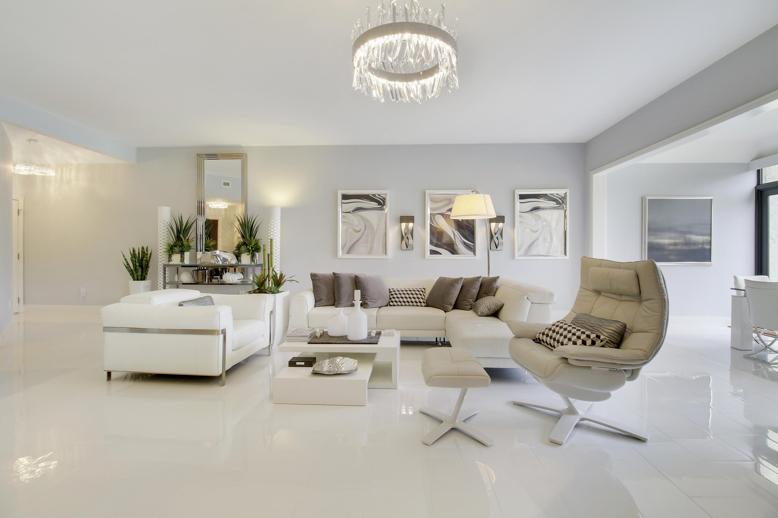 7535 La Paz Boulevard, Unit 105 Boca Raton, FL 33433 - Photo 9 of 45 Living Rm-3