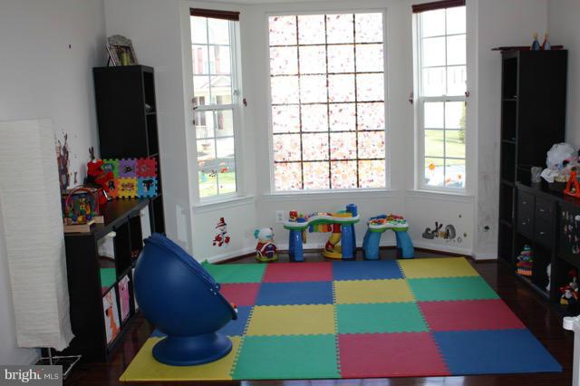 2307 Winterwood Road Baltimore, MD 21209 - Photo 2 of 26 Living Room