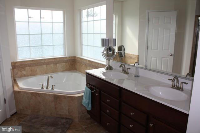 2307 Winterwood Road Baltimore, MD 21209 - Photo 9 of 26 Bath (Master)
