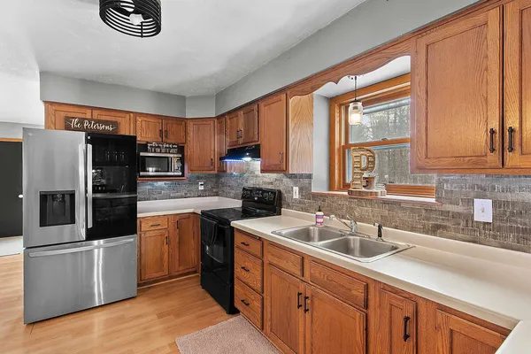 $415,000 | 6722 Oconto River Shores Lane, Oconto Falls, WI 54154