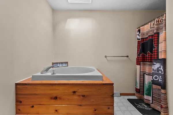 $415,000 | 6722 Oconto River Shores Lane, Oconto Falls, WI 54154