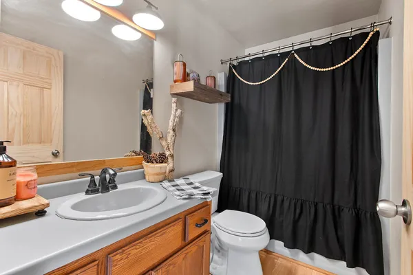 $415,000 | 6722 Oconto River Shores Lane, Oconto Falls, WI 54154