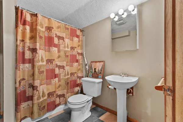 $415,000 | 6722 Oconto River Shores Lane, Oconto Falls, WI 54154