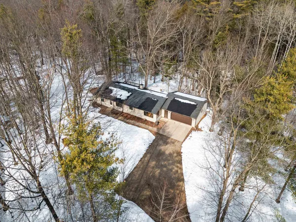 $415,000 | 6722 Oconto River Shores Lane, Oconto Falls, WI 54154