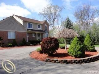 38651 8 Mile Road Livonia, MI 48152 - Photo 2 of 20 8 front green.jpg
