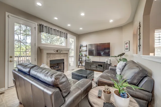 $439,900 | 116 River Mist Drive, Oswego, IL 60543