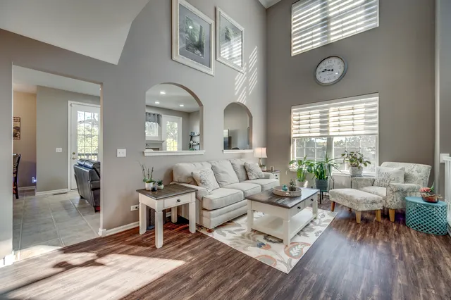 $439,900 | 116 River Mist Drive, Oswego, IL 60543