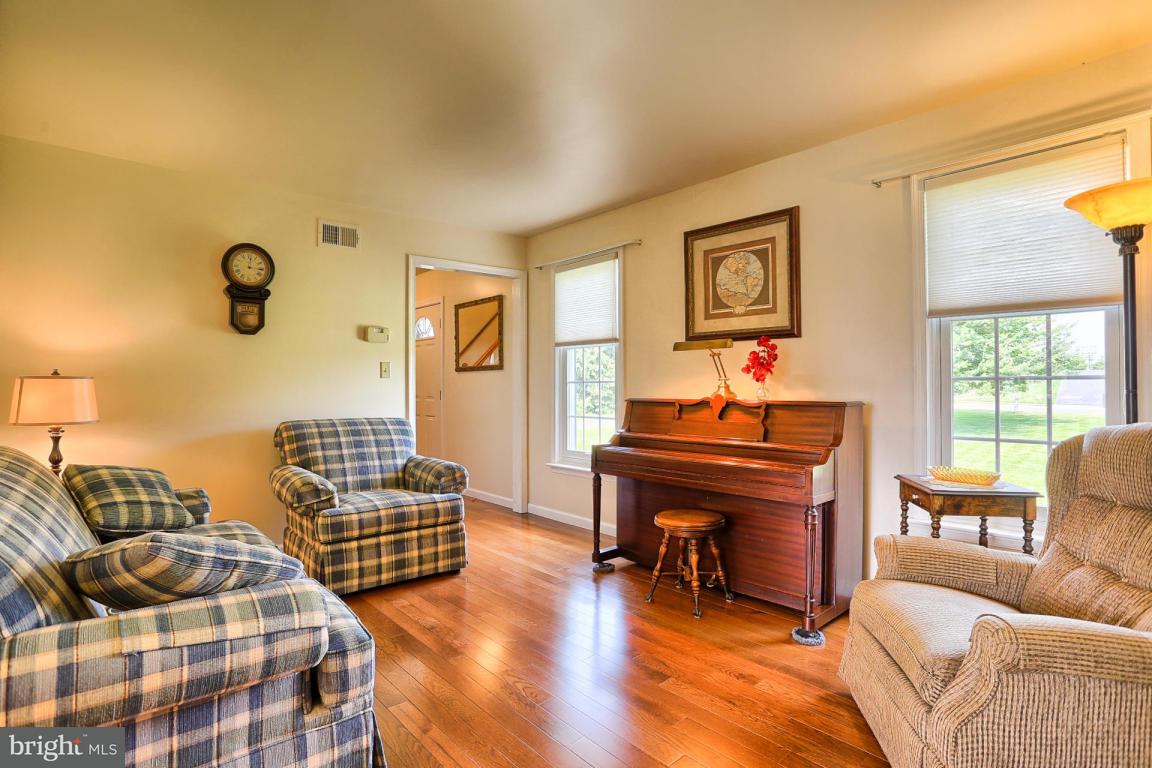 938 Buckwalter Road Lititz, PA 17543 - Photo 2 of 40