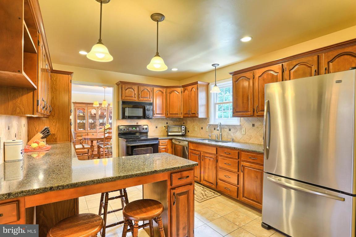 938 Buckwalter Road Lititz, PA 17543 - Photo 4 of 40