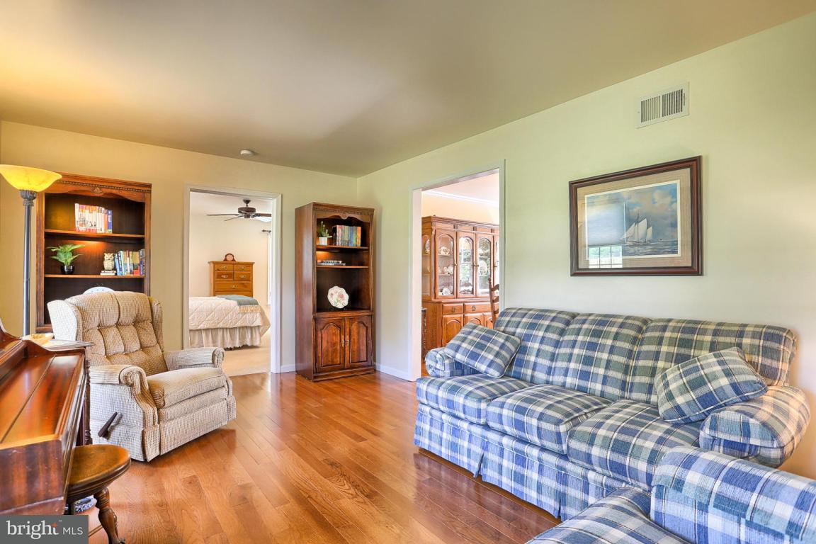 938 Buckwalter Road Lititz, PA 17543 - Photo 9 of 40