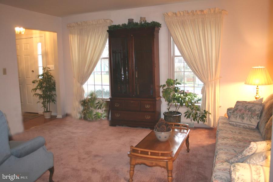 205 Kings Cross Circle Lititz, PA 17543 - Photo 2 of 9