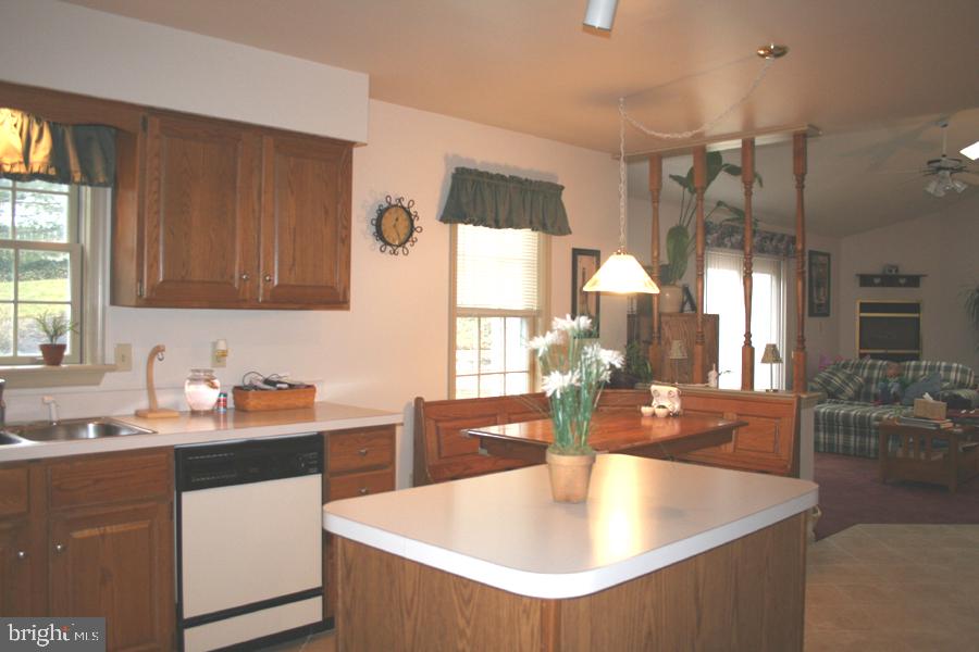 205 Kings Cross Circle Lititz, PA 17543 - Photo 5 of 9