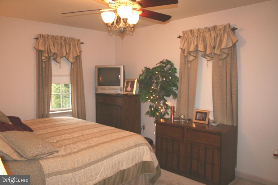 205 Kings Cross Circle Lititz, PA 17543 - Photo 7 of 9