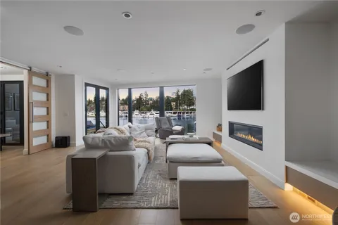$11,700,000 | 9810 Southeast Shoreland Drive, Bellevue, WA 98004