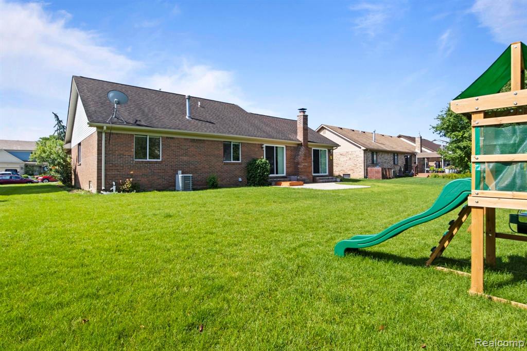 45682 Hanford Road Canton, MI 48187 - Photo 6 of 33