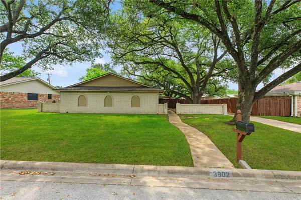 $349,000 | 3902 Stillmeadow Drive, Bryan, TX 77802