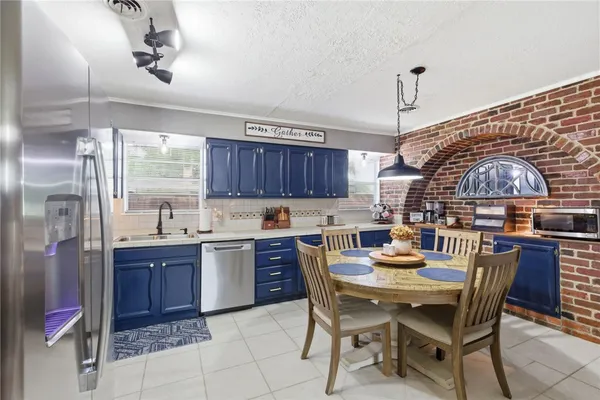 $349,000 | 3902 Stillmeadow Drive, Bryan, TX 77802