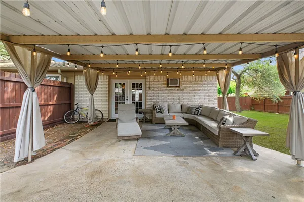 $349,000 | 3902 Stillmeadow Drive, Bryan, TX 77802