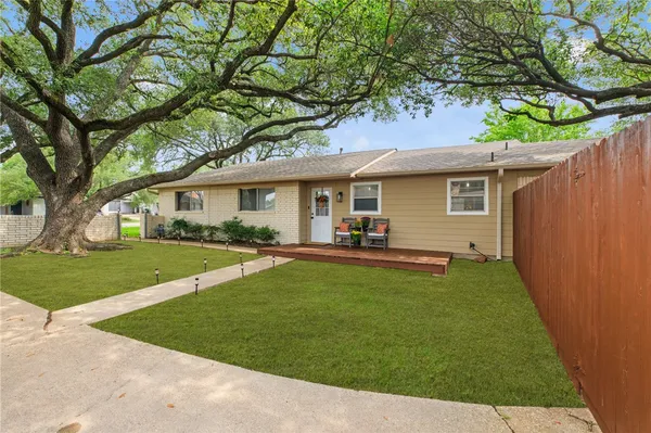 $349,000 | 3902 Stillmeadow Drive, Bryan, TX 77802