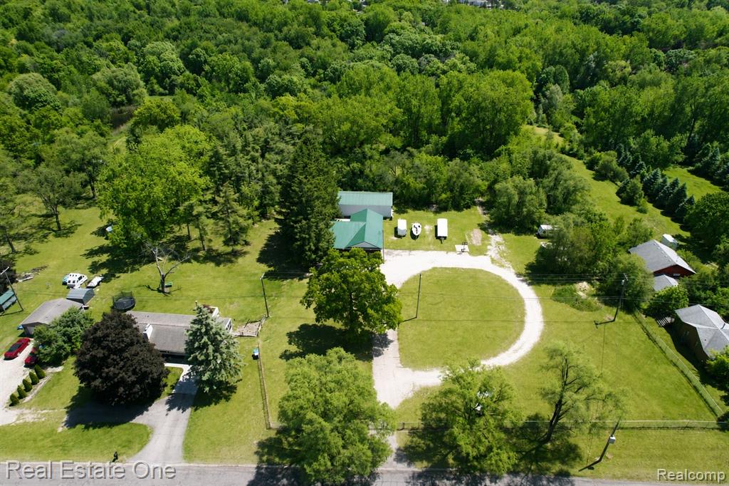 1325 South Hospital Road Waterford, MI 48327 - Photo 1 of 54