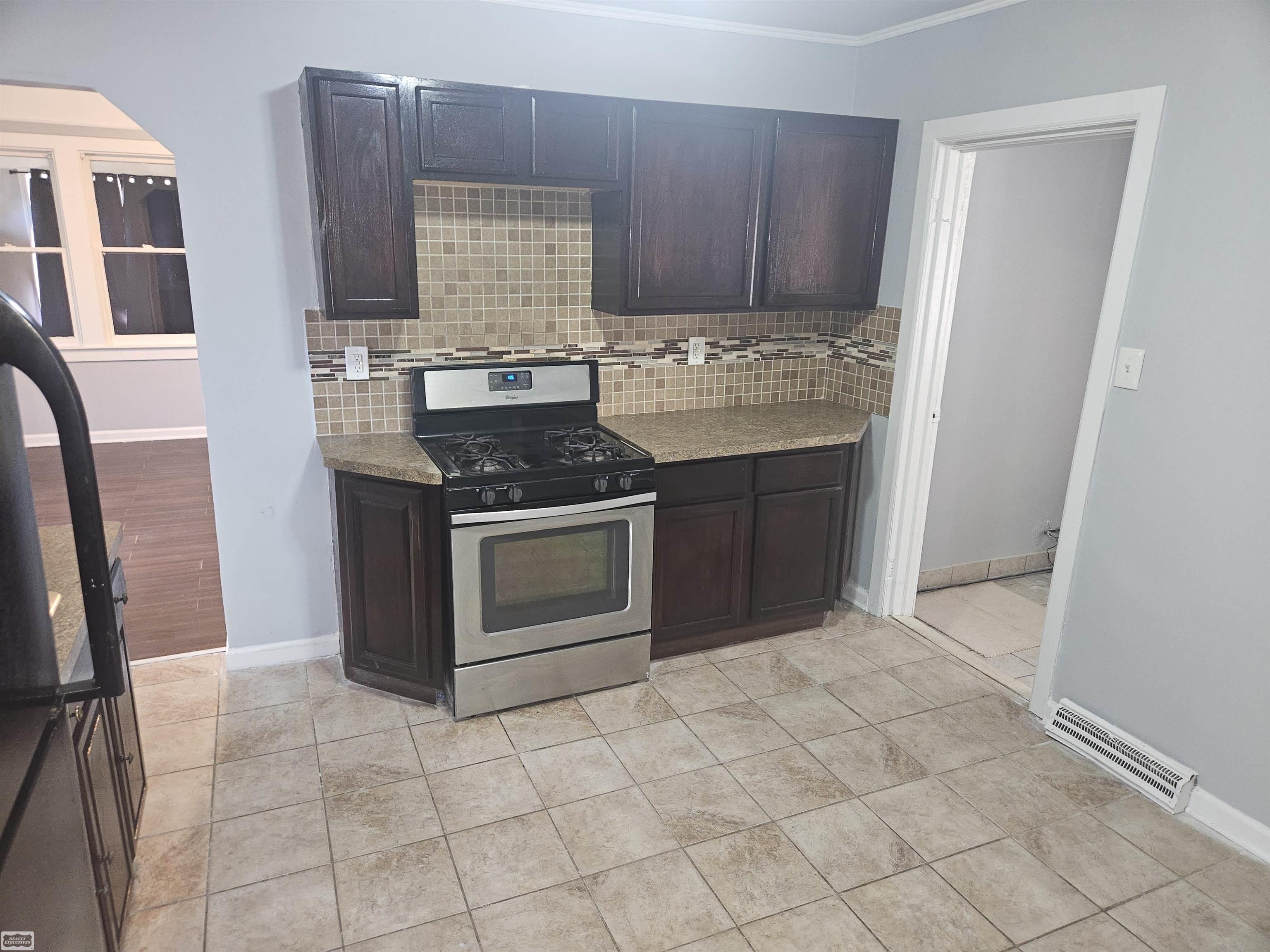 4259 Stephens Road Warren, MI 48091 - Photo 10 of 13 50169823-b17af040-7222-4eb5-a9c9-3cee2032ba6a.JPG