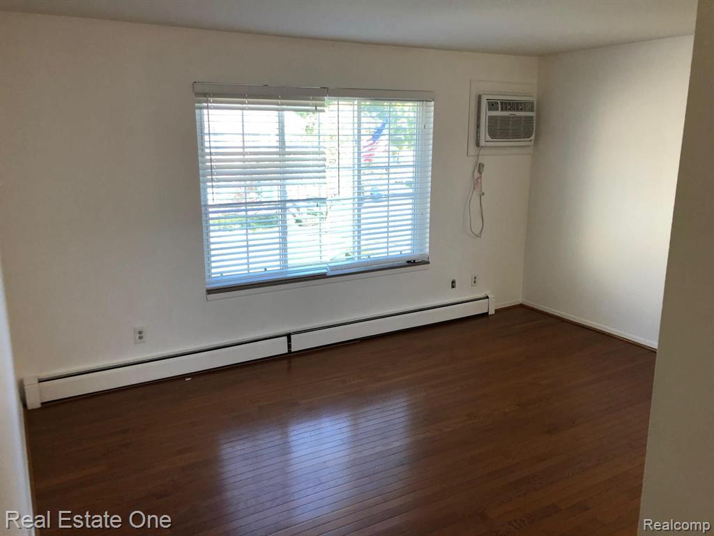 451 Miller Avenue, Unit 212 Rochester, MI 48307 - Photo 6 of 11