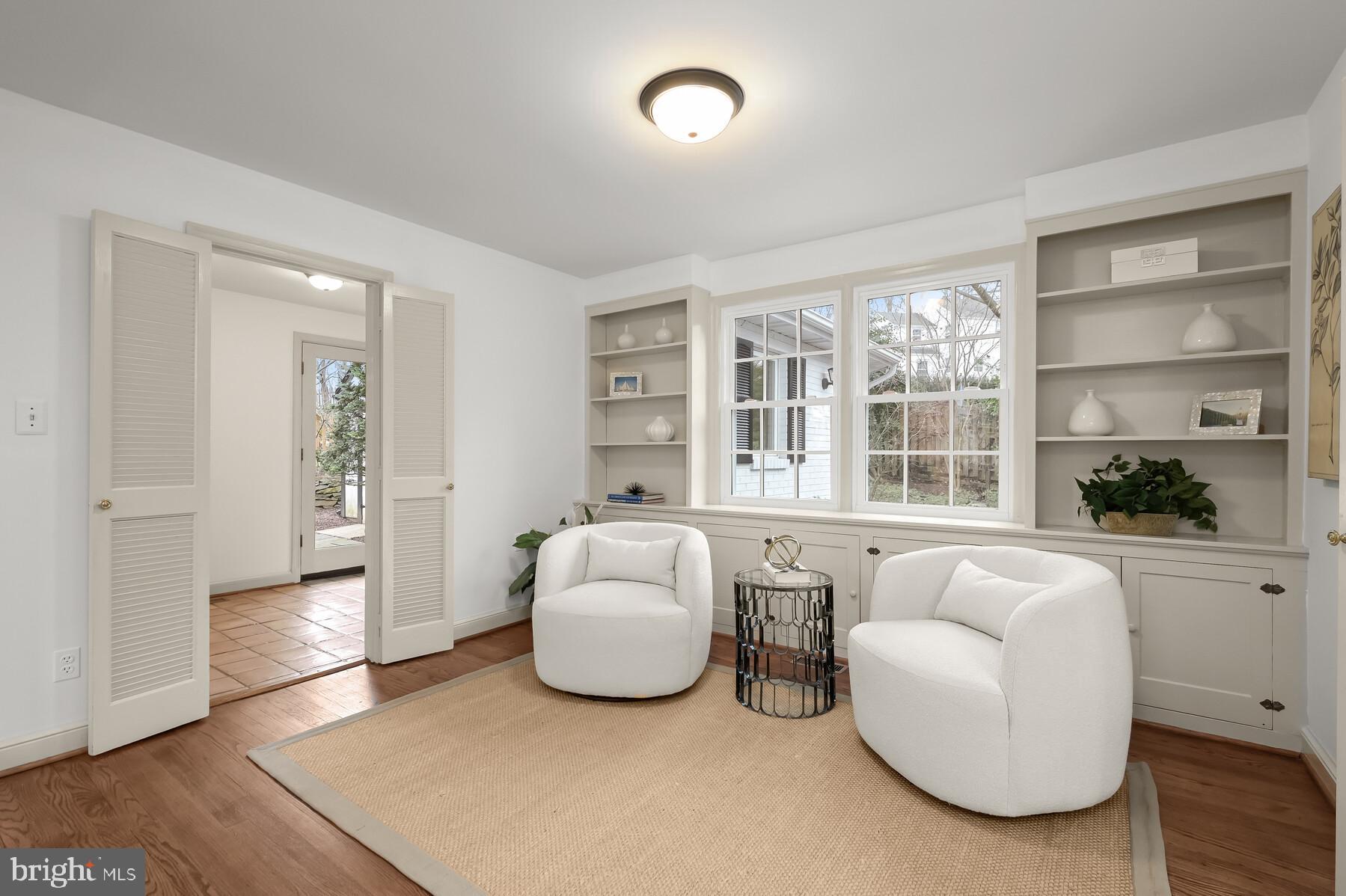 6002 Gloster Road Bethesda, MD 20816 - Photo 40 of 45 Sitting Area near Kitcen