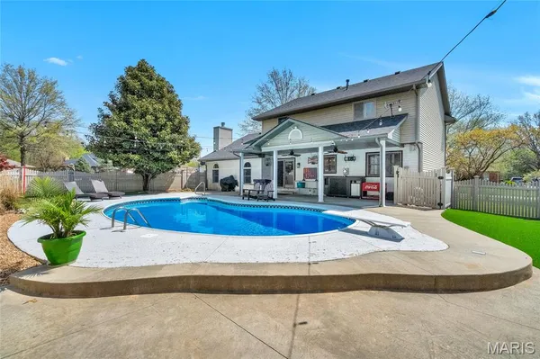 $460,000 | 451 Burroughs Road, Columbia, IL 62236