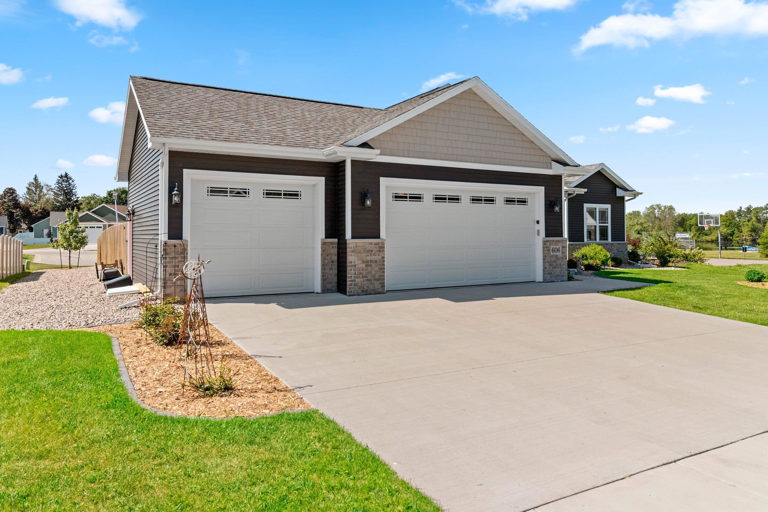606 West 3rd Street Shawano, WI 54166 - Photo 4 of 62