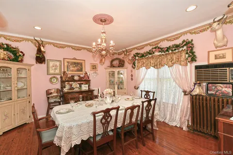 $969,000 | 277 Vernon Valley Road, Northport, NY 11768