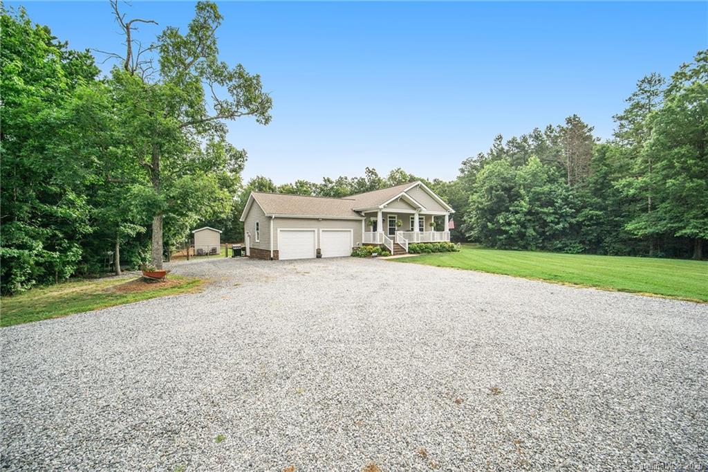 9023 Mauney Road Mount Pleasant, NC 28124 - Photo 4 of 34 Gallery Image 4