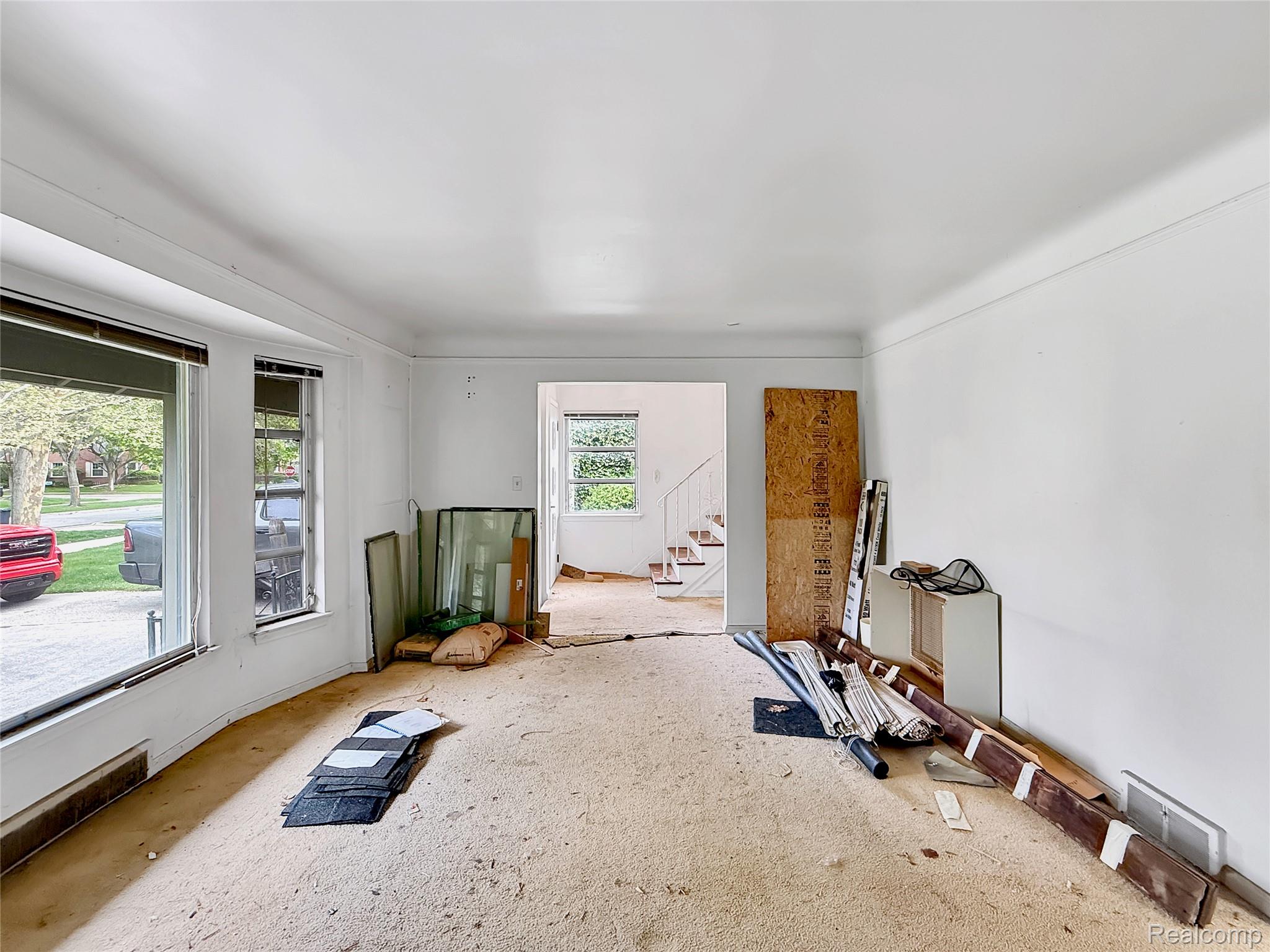 Unfurnished living room