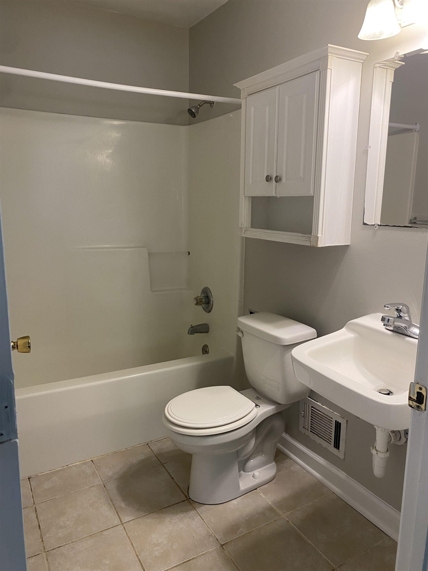 633 Buck Jones Road Raleigh, NC 27606 - Photo 18 of 20 Bathroom 4