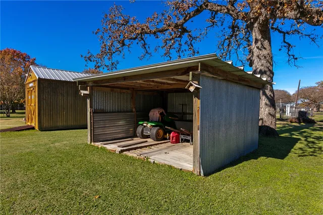 an aerial view of a tennis court