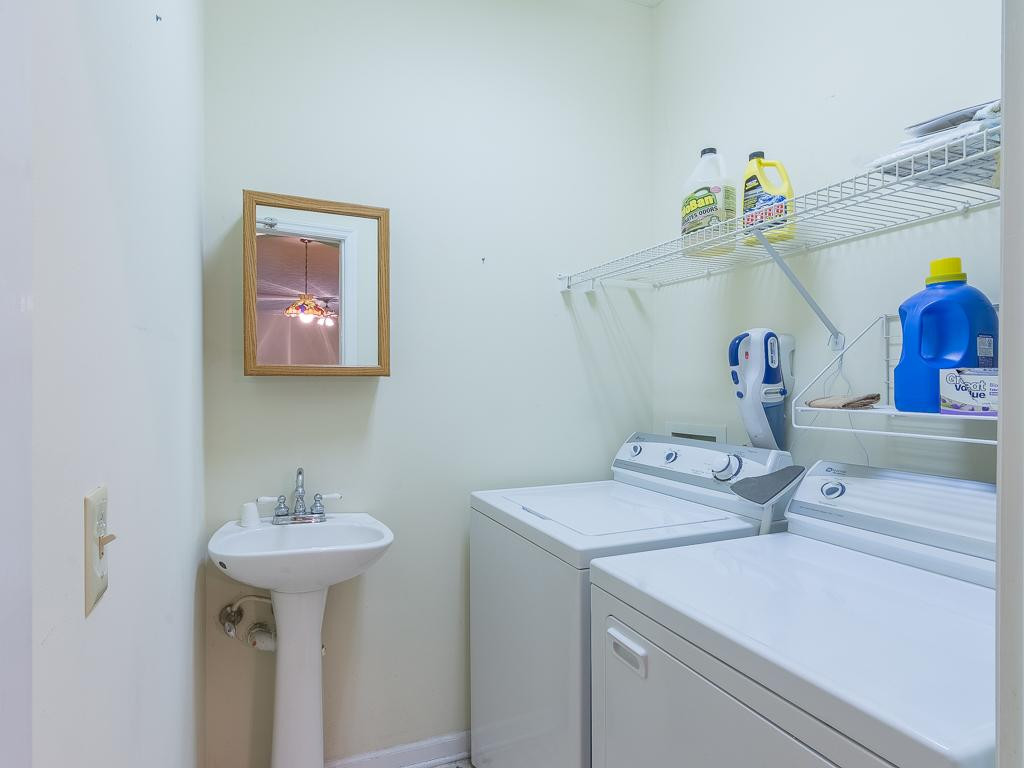 186 Rex Harrell Road Elizabethton, TN 37643 - Photo 29 of 35 Spacious Laundry
