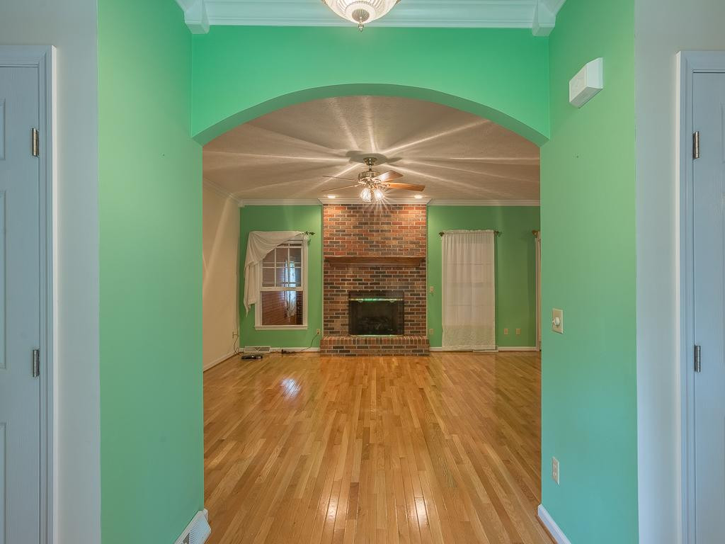 186 Rex Harrell Road Elizabethton, TN 37643 - Photo 7 of 35 Welcoming Entry