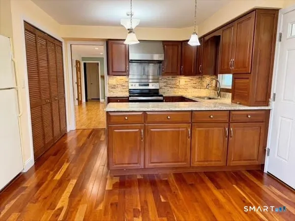 $3,500 | 16 Clearview Drive, Woodbridge, CT 06525