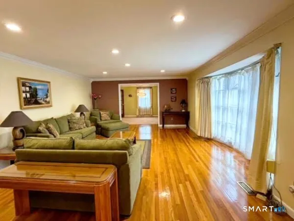 $3,500 | 16 Clearview Drive, Woodbridge, CT 06525