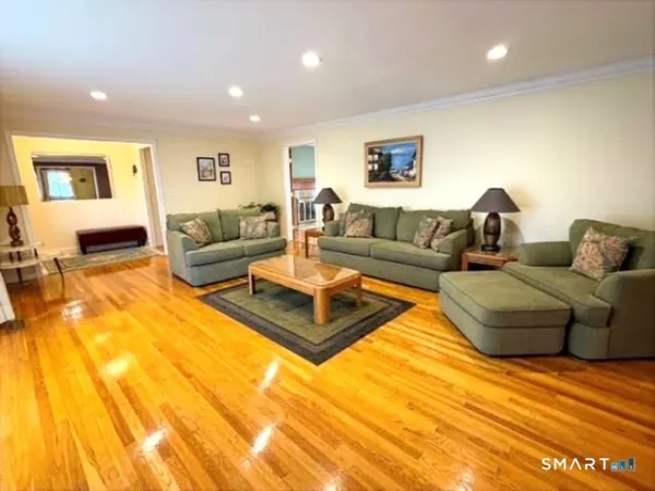 $3,500 | 16 Clearview Drive, Woodbridge, CT 06525