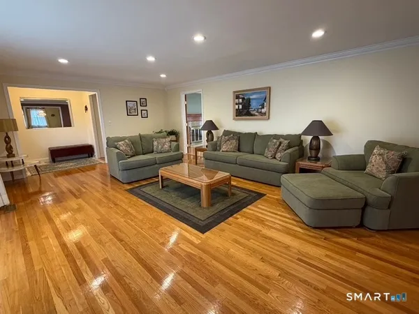 $3,500 | 16 Clearview Drive, Woodbridge, CT 06525