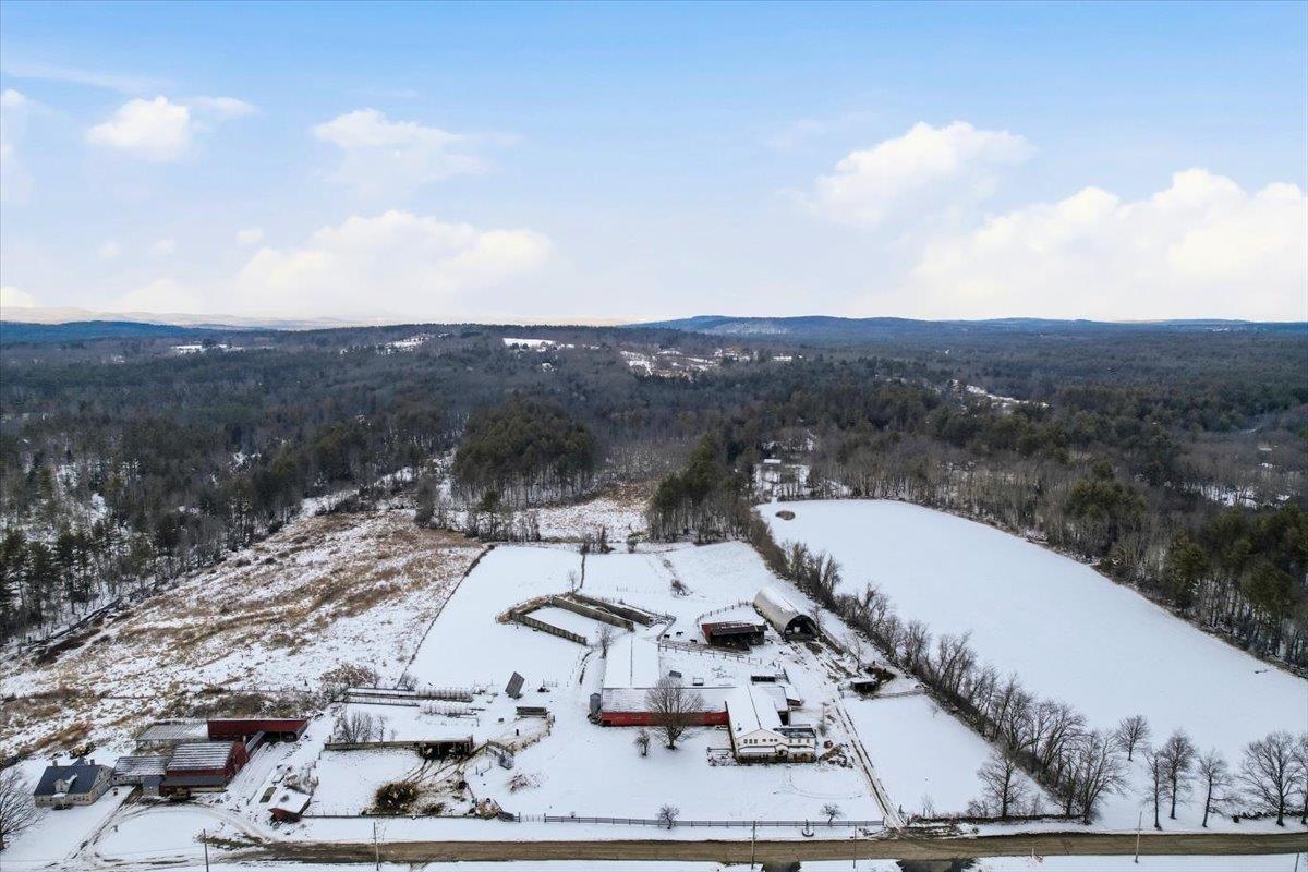 131 Cross Road Weare, NH 03281 - Photo 4 of 60