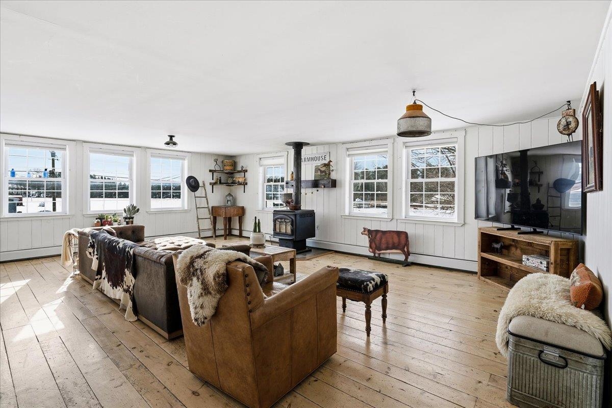 131 Cross Road Weare, NH 03281 - Photo 7 of 60