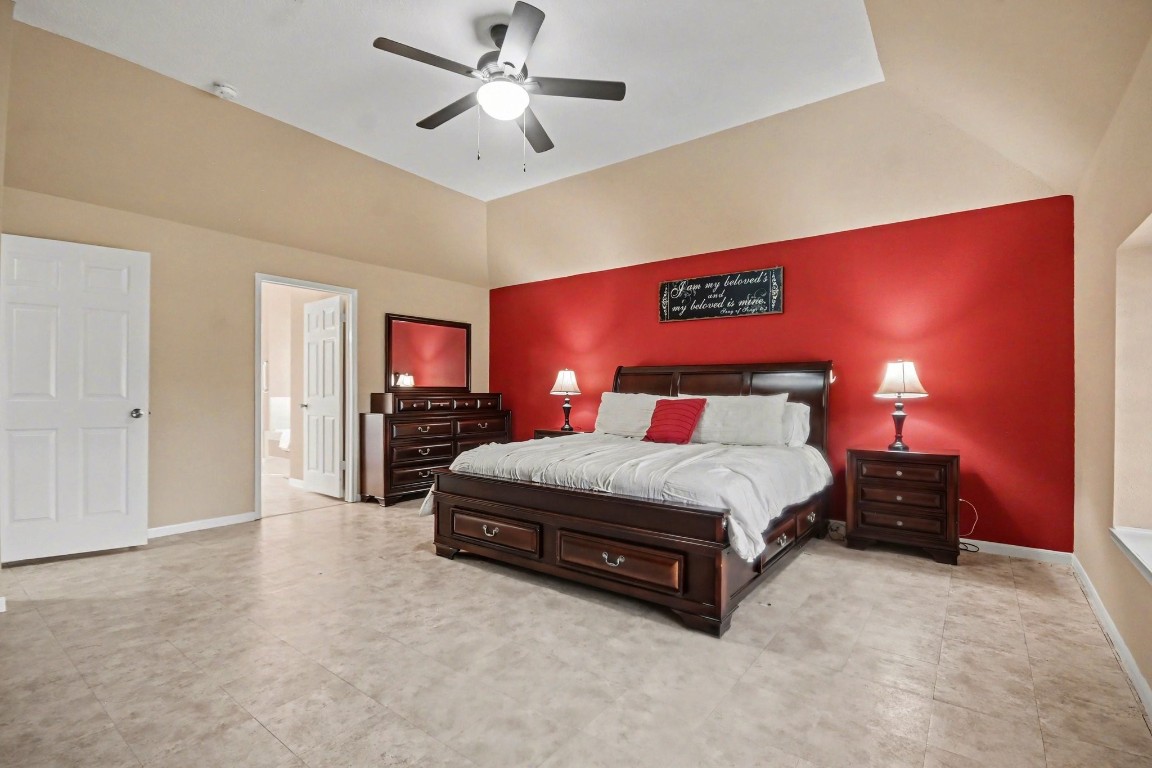 4206 River Ranch Drive Pasadena, TX 77505 - Photo 20 of 38 Oversized Primary Bedroom