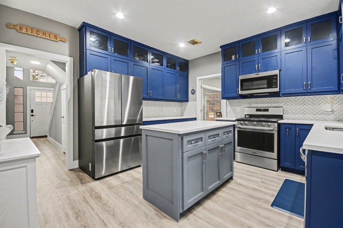 4206 River Ranch Drive Pasadena, TX 77505 - Photo 2 of 38 Custom Kitchen W/Island and Soft-Close Drawers and Cabinets - Fridge Stays W/Home