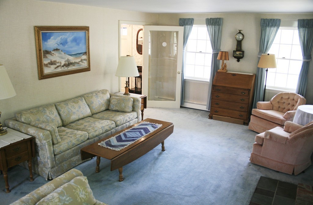 142 Newbridge Road Sudbury, MA 01776 - Photo 9 of 28